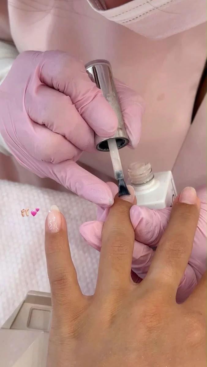 Manicura semipermanente